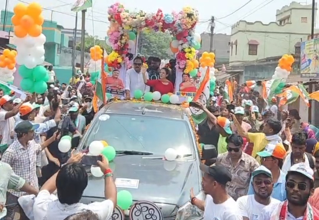 জামুড়িয়ায় তৃণমূলের জোর প্রচার, কোয়েল মল্লিক-র রোড শোয়ে উচ্ছ্বাস