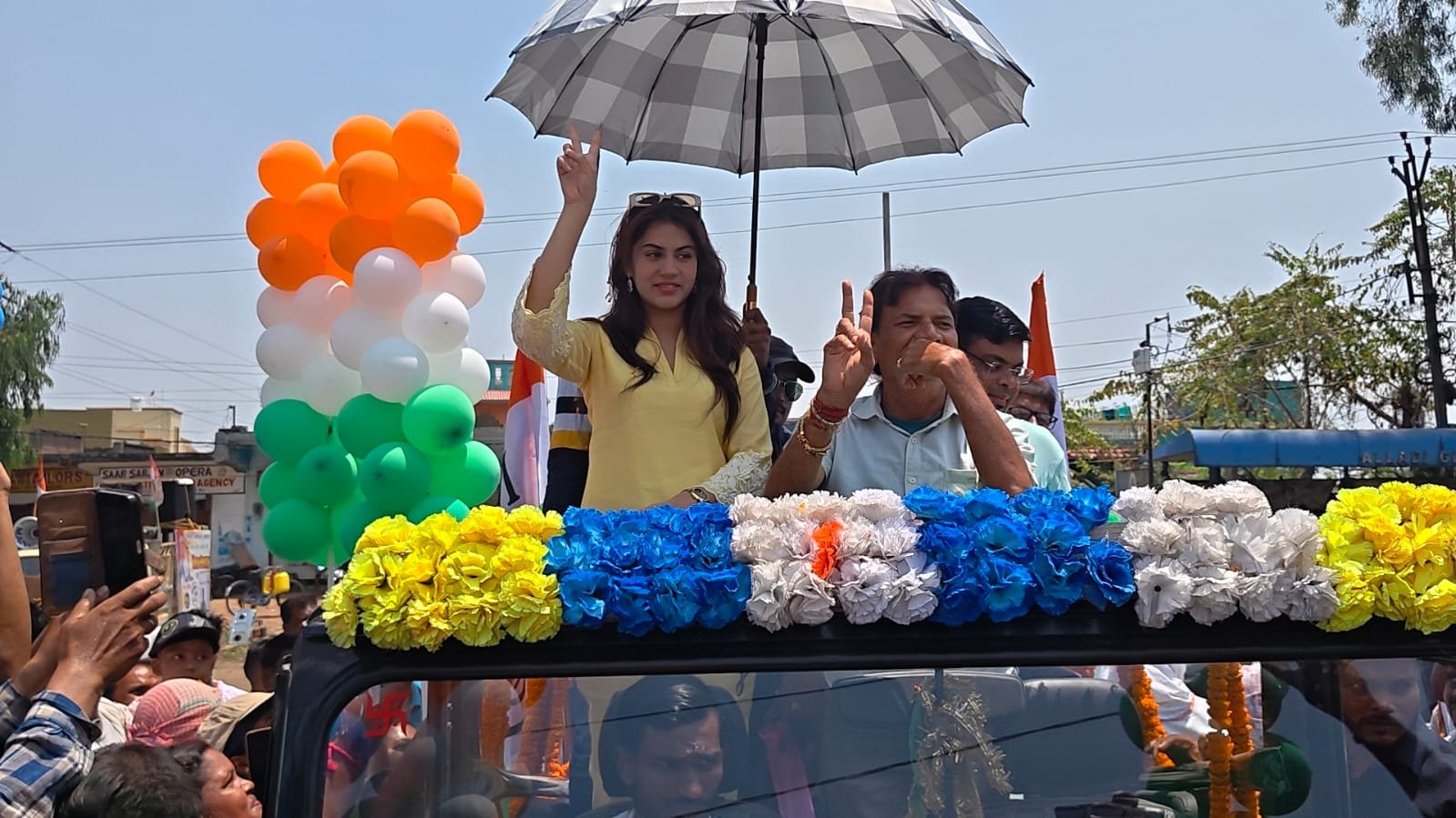 বারাবনিতে টলিউড ম্যাজিক, বিধান উপাধ্যায়ের সমর্থনে ঋত্বিকা সেনের জোড়া রোড শো