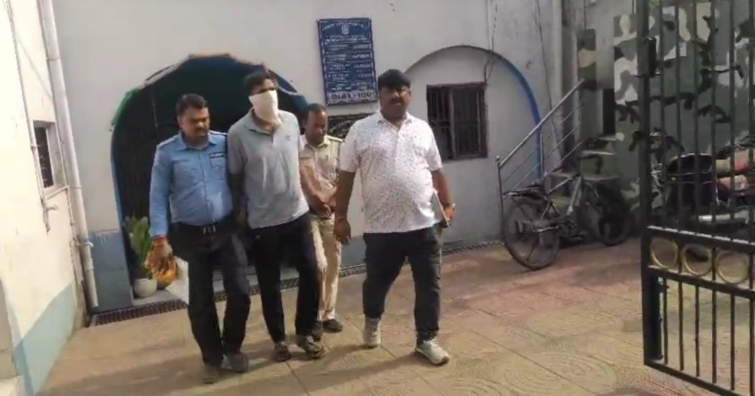 শীতলপুরে নাবালিকার সঙ্গে দুষ্কর্মের চেষ্টার অভিযোগে CISF জওয়ান গ্রেফতার, পথ অবরোধে উত্তেজনা