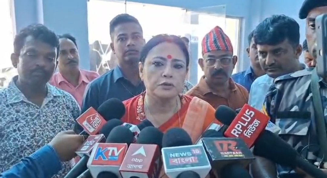 ঘরছাড়া পরিবারকে শর্তসাপেক্ষে ঘরে ফেরানোর আশ্বাস: অগ্নিমিত্রা পাল