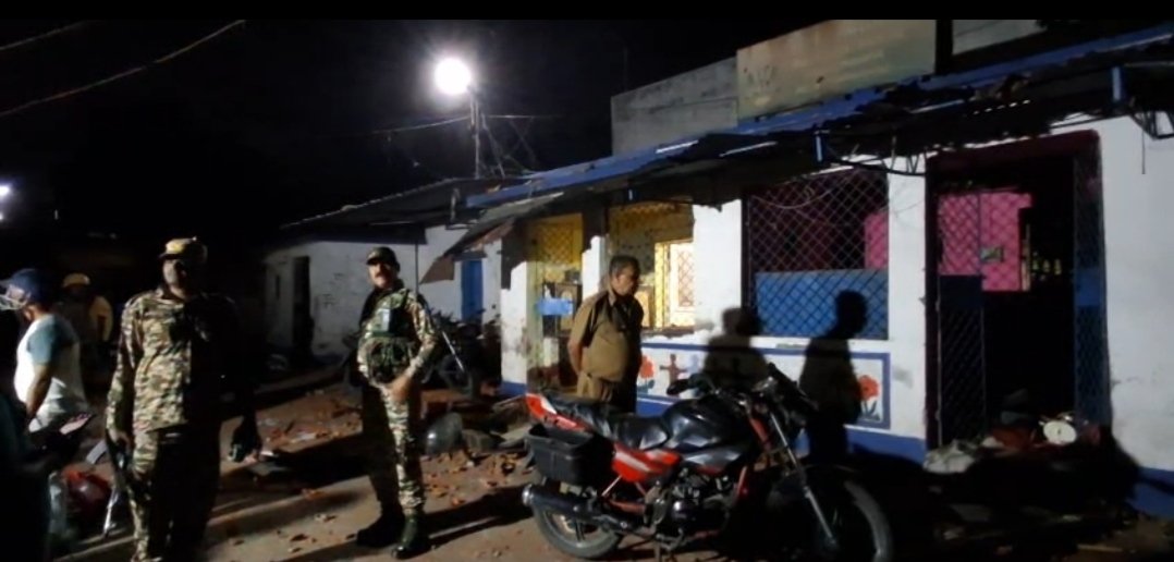 রেলপাড়ে উত্তেজনা: লাউডস্পিকার সংক্রান্ত বার্তা ঘিরে পুলিশ ফাঁড়িতে হামলা ও ভাঙচুর
