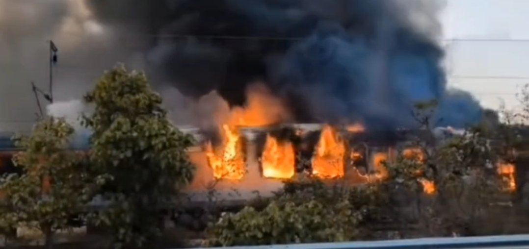 Massive fire in Rajdhani Express, two coaches burnt to ashes