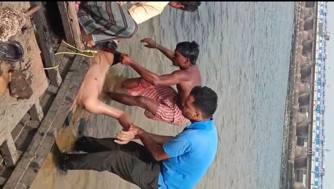 দামোদরে স্নান করতে নেমে তলিয়ে মৃত্যু অষ্টম শ্রেণির ছাত্রের