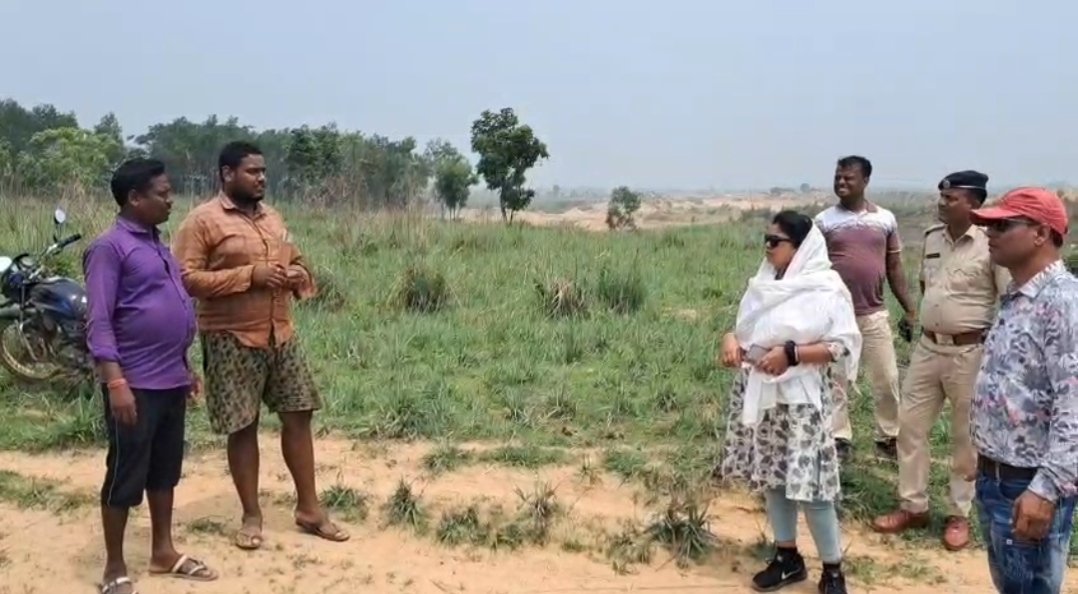 দুর্গাপুরে অবৈধ বালির কারবার রুখতে প্রশাসনের অভিযান, মুখ্যমন্ত্রীর বিস্ফোরক অভিযোগ
