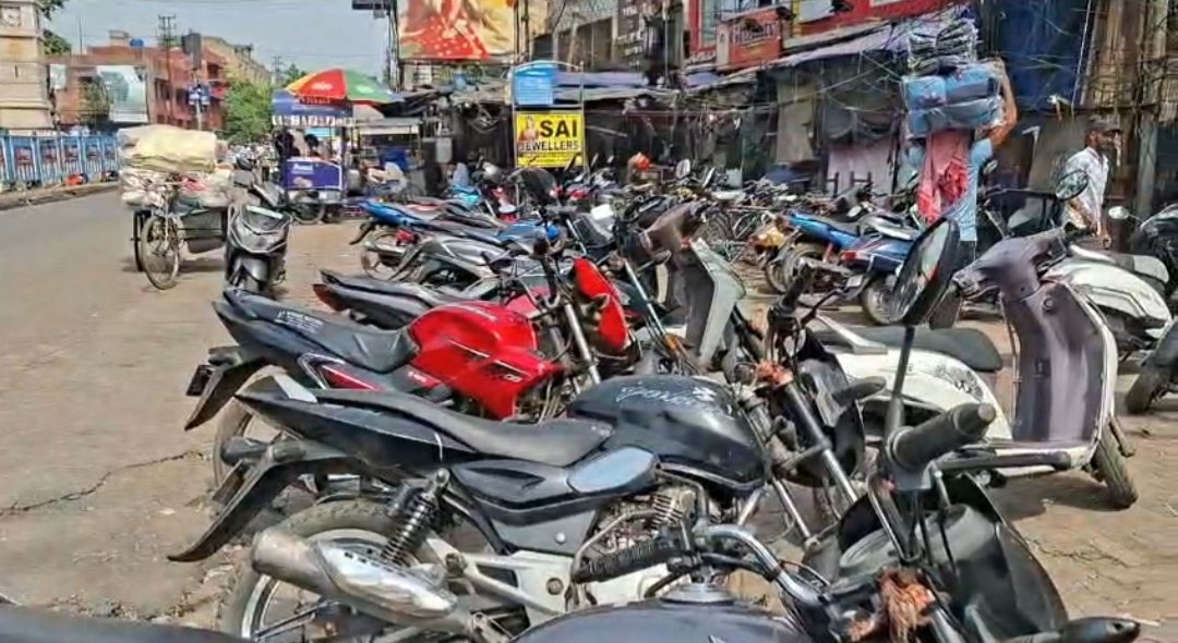 পার্কিং নিয়ে কড়া পুলিশ প্রশাসন, আসানসোলে অভিযান জোরদার