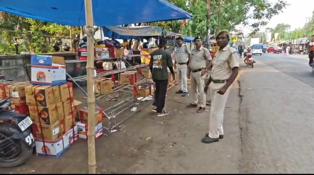 আসানসোলে ভুয়ো আইএসআই মার্কা হেলমেটের বিরুদ্ধে ট্রাফিক পুলিশের অভিযান
