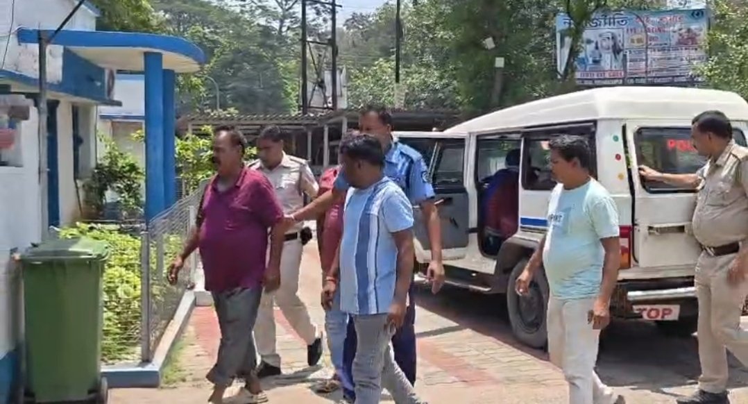 সালানপুরে পুলিশি অভিযান: অবৈধ পাথর খাদান চালানোর অভিযোগে ধৃত ৪, পলাতক ১