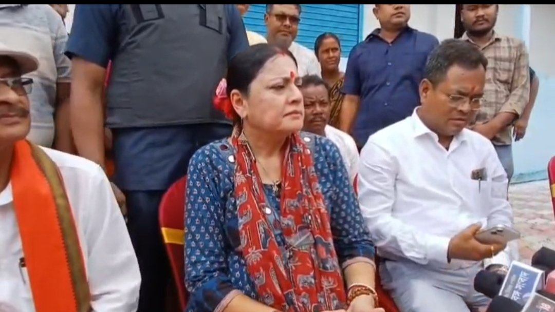 জলপাইগুড়ি সফরে পুরমন্ত্রীর কড়া বার্তা, একাধিক প্রকল্পে অনিয়মের অভিযোগে তৎপর প্রশাসন