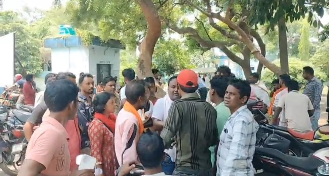 বিদ্যুৎস্পৃষ্ট হয়ে গৃহবধূর মৃত্যু, খুনের অভিযোগ শ্বশুরবাড়ির বিরুদ্ধে; আটক স্বামী ও শ্বশুর