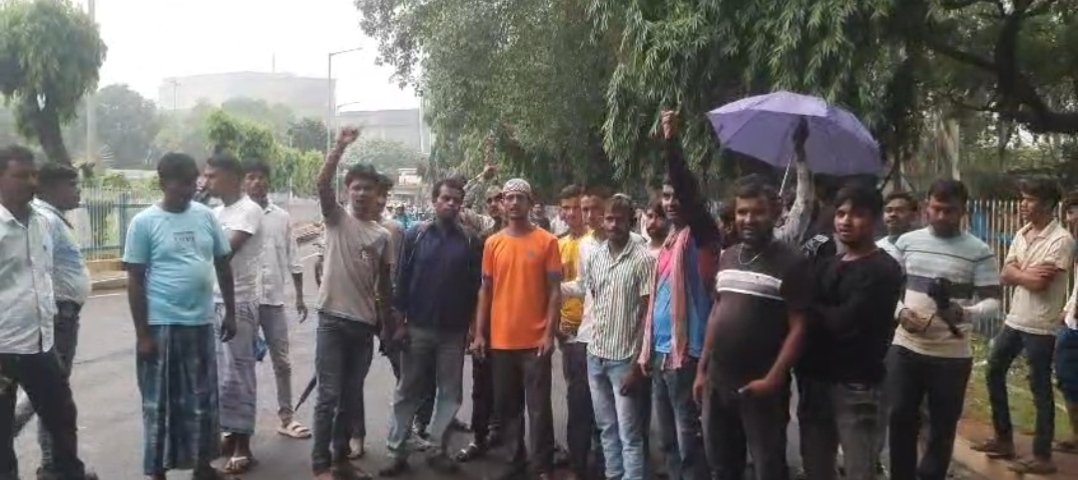 A tragic accident occurred at the Durgapur Steel Plant, a contract worker died after being burnt in a blast furnace.