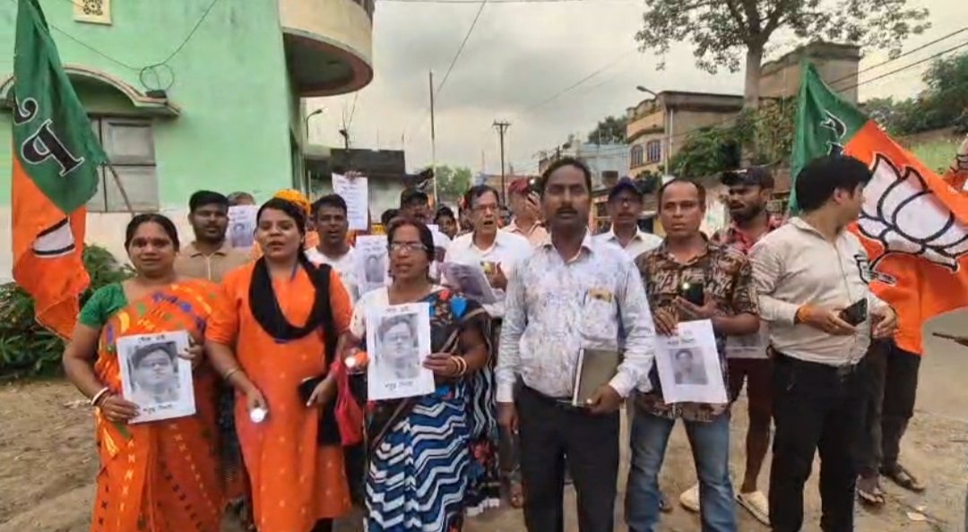 আসানসোলের একটি থানায় তৃণমূল সাংসদ শত্রুঘ্ন সিনহার 'অন্তর্ধান' এর রিপোর্ট দায়ের করা হয়েছে,
