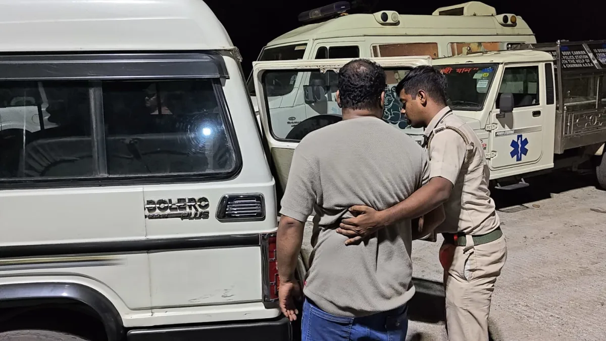 রানীগঞ্জে ট্রাফিক চেকিং চলাকালীন এএসআই-কে ধাক্কা মদ্যপ চালকের, ক্ষমতার দাপট দেখিয়ে পার পাওয়ার চেষ্টা!