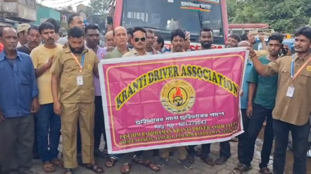 আসানসোল-দোমোহানি রুটে টোটোর দাপট: পুলিশের হস্তক্ষেপেও কাটল না বাস ধর্মঘটের জট