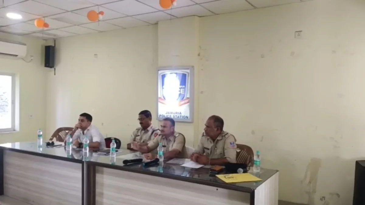 পুজোর আগে জামুড়িয়া শিল্পাঞ্চলে ট্রাফিক নিয়ন্ত্রণ ও নিরাপত্তা নিয়ে উচ্চপর্যায়ের বৈঠক