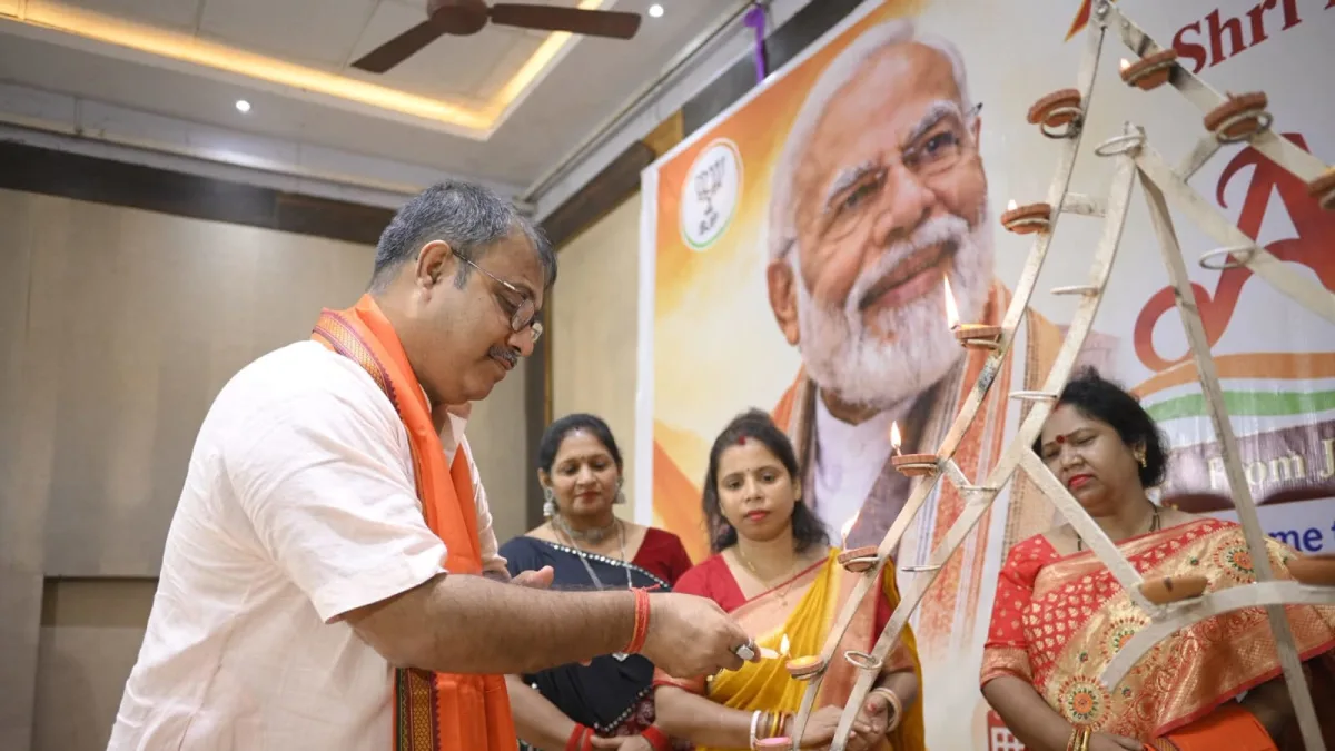 প্রধানমন্ত্রীর দীর্ঘায়ু কামনায় আসানসোলে বিশেষ অনুষ্ঠান, উপস্থিত ছিলেন বিধায়ক কৃষ্ণেন্দু মুখার্জি