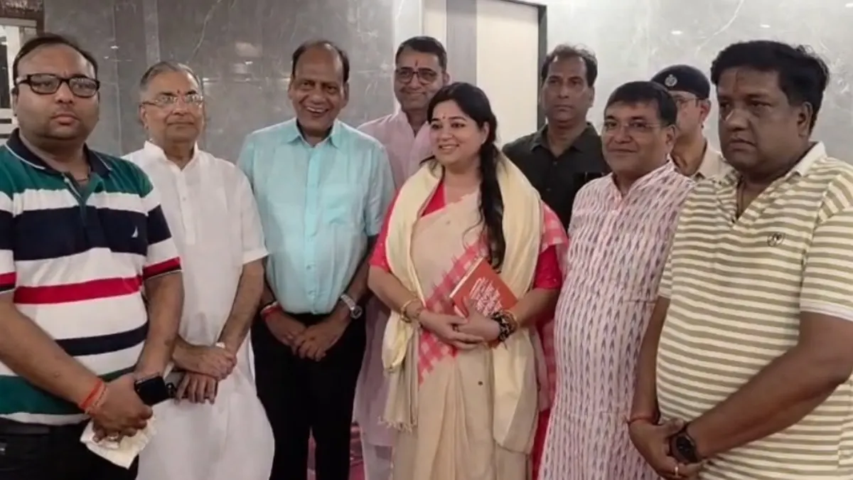 একাদশীতে রানীগঞ্জের খাটু শ্যাম মন্দিরে শিল্প প্রতিমন্ত্রী, সনাতন ধর্ম নিয়ে একাধিক মন্তব্য