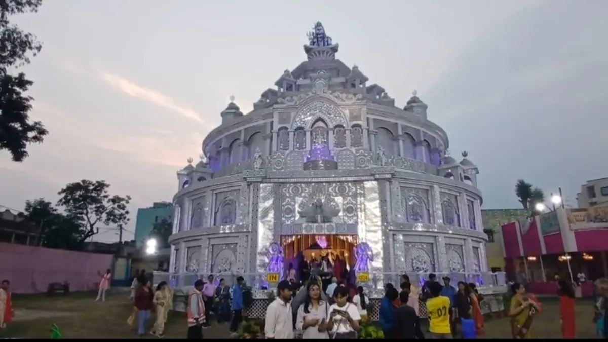 জীবনদর্শন থেকে মোক্ষলাভ: আসানসোলের ৪৬তম গান্ধী নগর দুর্গোৎসবে থিমের বিরাট চমক