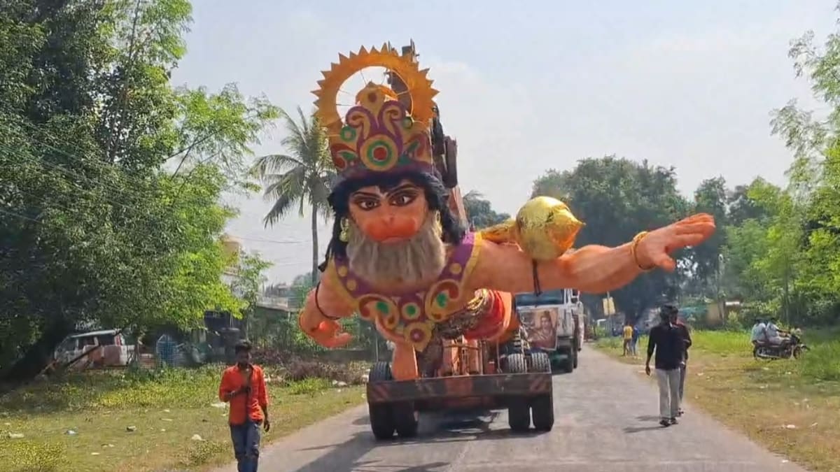ক্রেনে সওয়ার সুবিশাল হনুমানজি ও মেগা বাইক র্যালি: রাম নবমীতে ভক্তির জোয়ারে ভাসল দুর্গাপুর