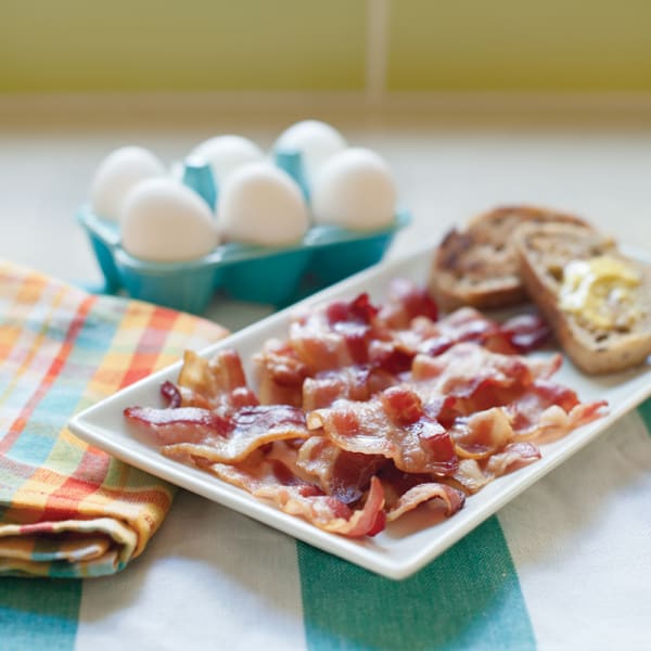 Nordic Ware Microware. Bacon Rack, Covered