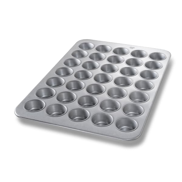 Cupcake & Muffin Pans in Bakeware 