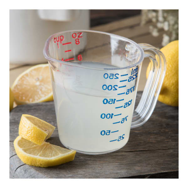 Carlisle Commercial Measuring Cup 1/2 Gal - Clear