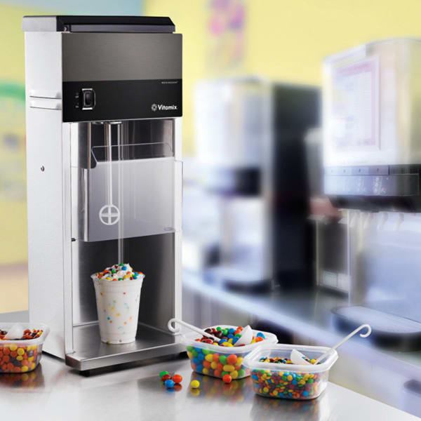 Vitamix 570 Mix'n Machine 120V Standard Frozen Dessert Mixer