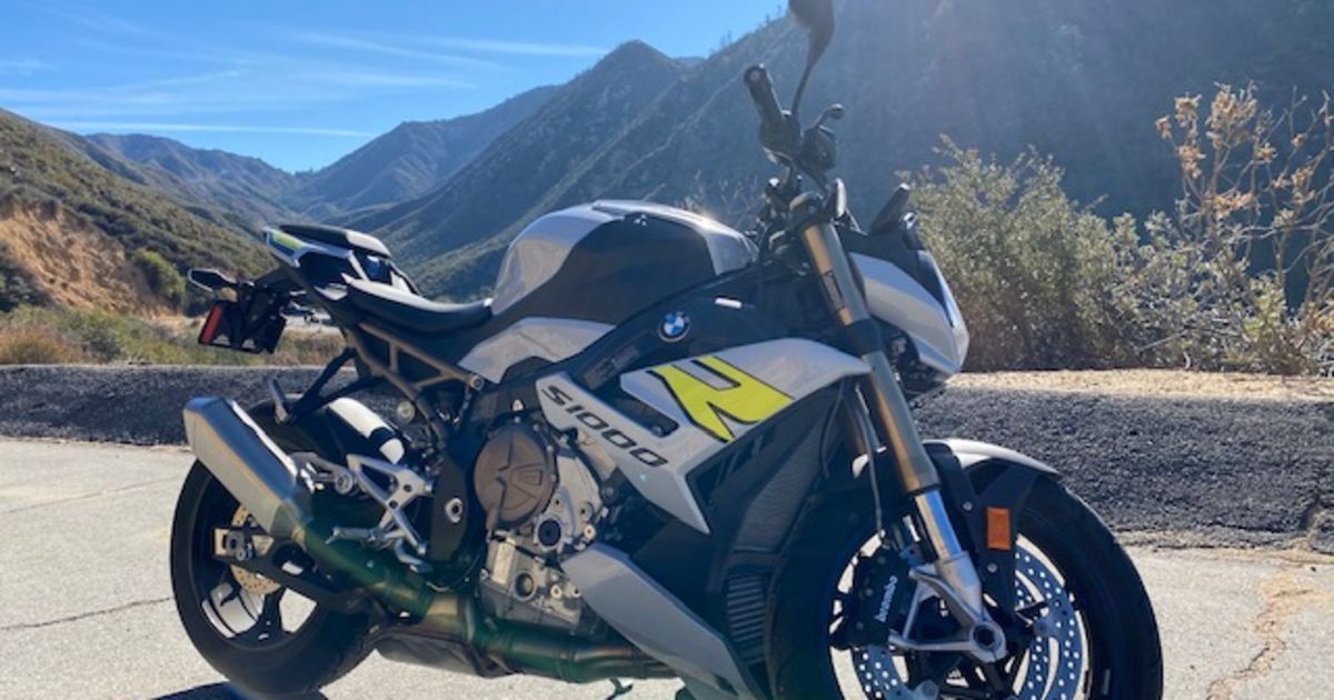 I Rented a 2022 BMW S 1000 R & Here's How It Took The Twists & Turns