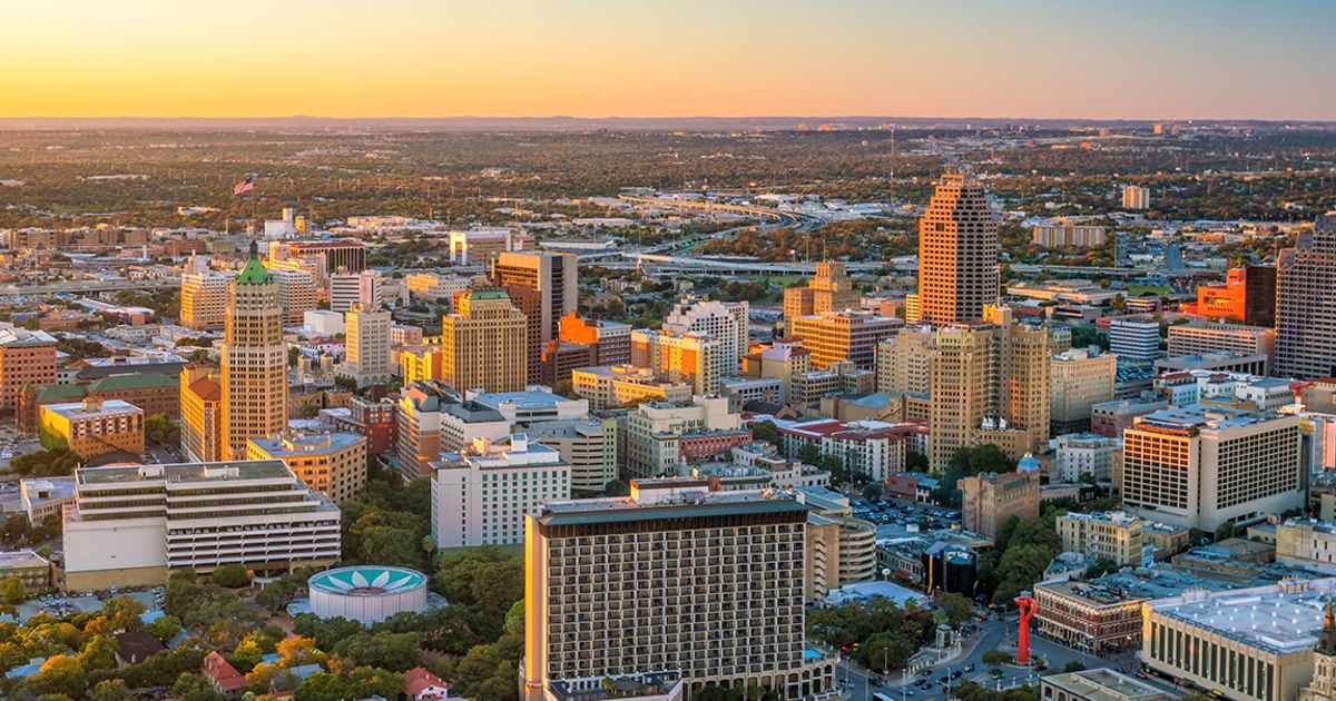 San Antonio on a Motorcycle: The Complete Guide To Alamo City