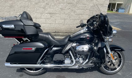2023 Harley-Davidson Ultra Limited motorcycle rental in Hinesville, GA