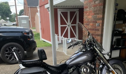 2005 Yamaha V Star Classic 650 motorcycle rental in Chesapeake, OH