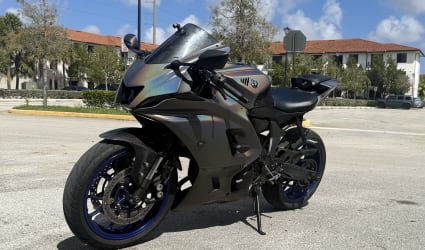 2022 Yamaha R7 motorcycle rental in Hollywood, FL