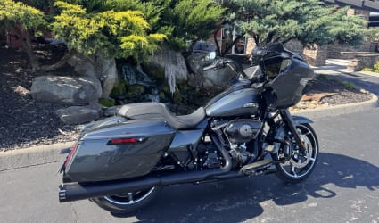 2025 Harley-Davidson Road Glide motorcycle rental in Maryville, TN