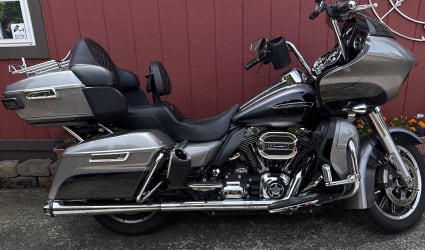 2016 Harley-Davidson Road Glide Ultra motorcycle rental in Clackamas, OR