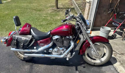 2007 Honda Shadow Sabre motorcycle rental in Brooklyn Center, MN