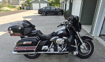 1999 Harley-Davidson FLHTCUI Electra Glide Ultra Classic motorcycle rental in Chilton, WI