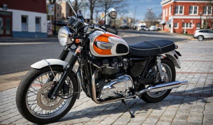 2005 Triumph Bonneville T 100 motorcycle rental in Culpeper, VA