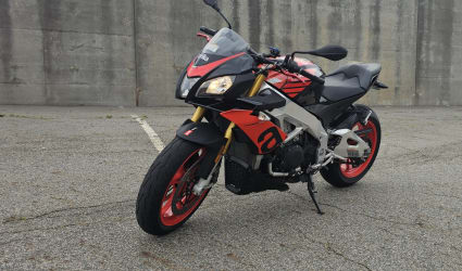 2019 Aprilia Tuono V4 1100 RR motorcycle rental in Lincoln Park, NJ