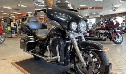 2016 Harley-Davidson FLHTK - Ultra Limited motorcycle rental in West Bend, WI