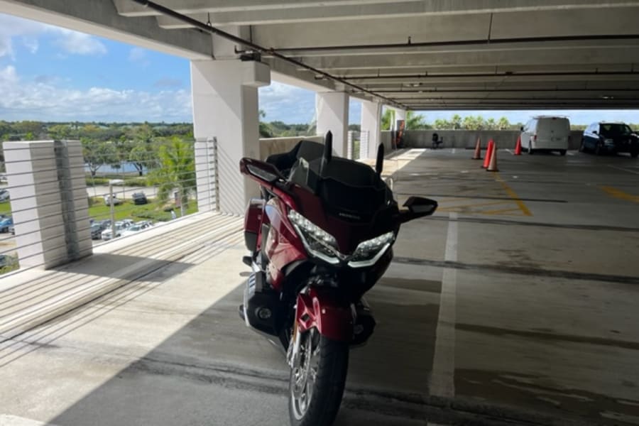 2023 Honda GOLDWING TOUR DCT Motorcycle Rental in BOCA RATON, FL m9k7qml9