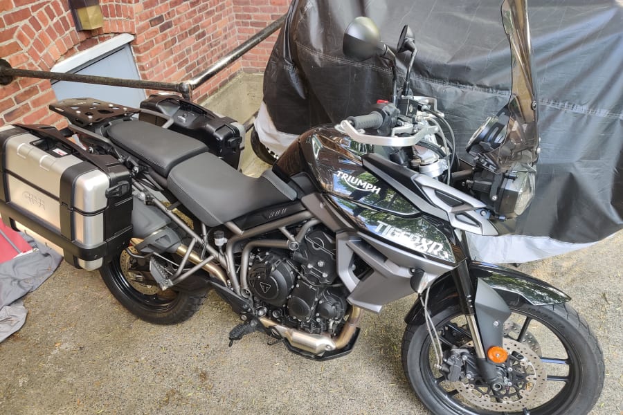 2016 Triumph Tiger 800 XR Motorcycle Rental in Chelsea, MA m-9v3rj3e