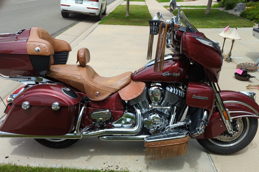 2018 Indian Roadmaster Motorcycle Rental in Aurora, CO m-eg5y8me