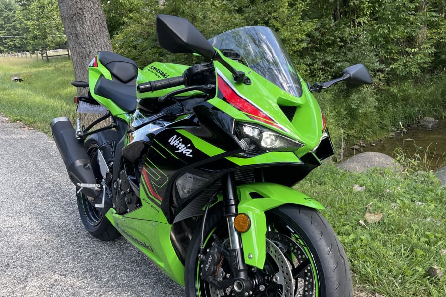 2024 Kawasaki Zx-6R Motorcycle Rental in Cincinnati, OH m-9xnxwm9