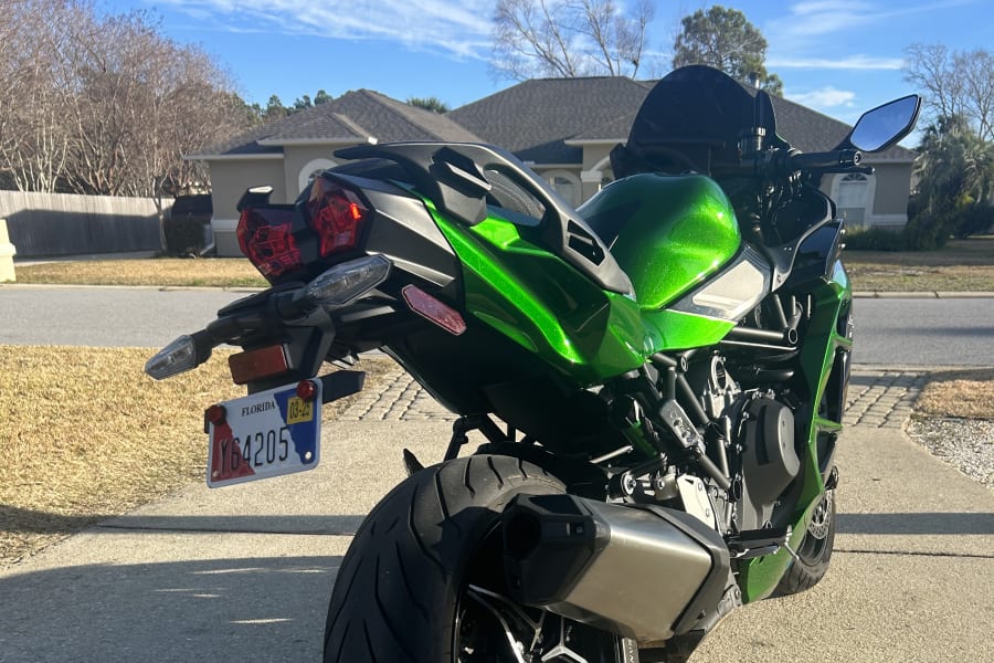 2018 Kawasaki Ninja H2 SX SE Motorcycle Rental in Pensacola, FL m 