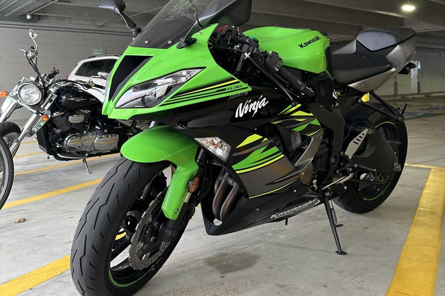 2018 Kawasaki Ninja ZX-6R ABS Motorcycle Rental in Austin, TX m 