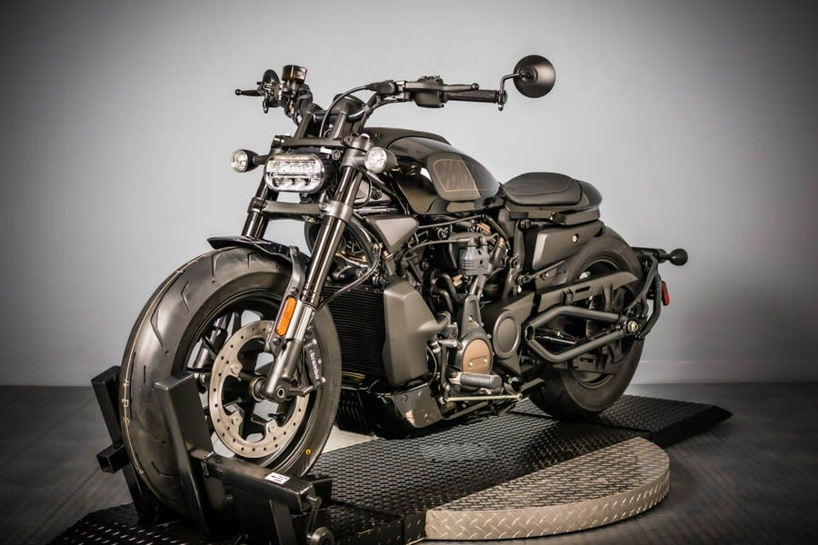 ロードランナー サロペットS Harley-Davidson Low Rider® S | CrossRoads Harley-Davidson®