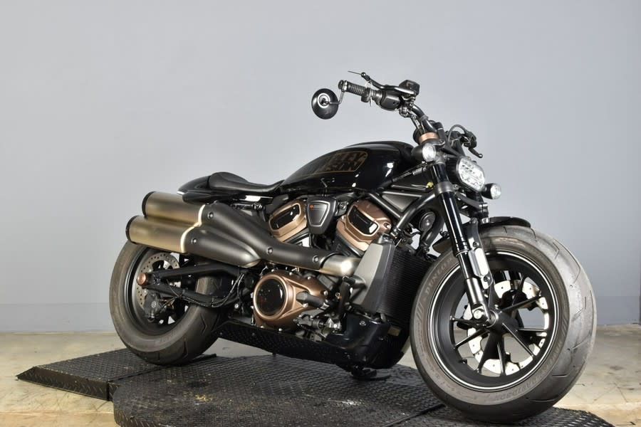 2022 Harley-Davidson Sportster S Motorcycle Rental in North Bergen