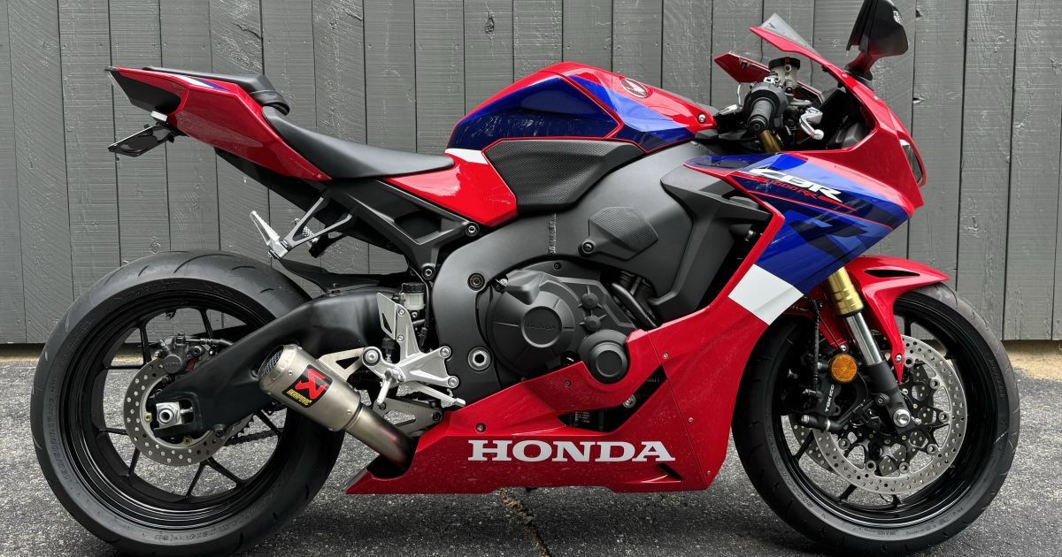 2024 Honda CBR1000RR ABS Motorcycle Rental in Boston, MA m-9p2drn9
