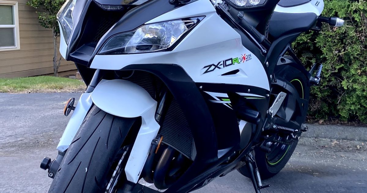 2014 Kawasaki Ninja ZX-10R ABS Motorcycle Rental in Beaverton, OR m