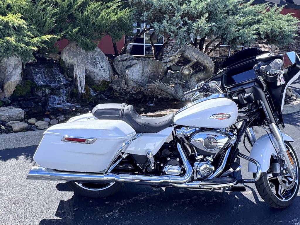 2024 Harley-Davidson Street Glide Motorcycle Rental in Maryville