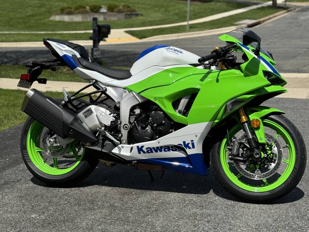 2024 Kawasaki Ninja ZX-6R 636 ABS Motorcycle Rental in Rockville 